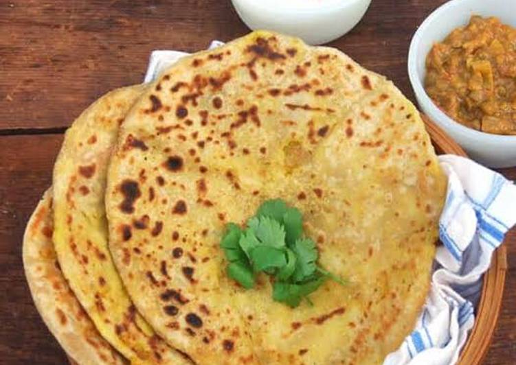 Recipe of Favorite Aloo ka paratha