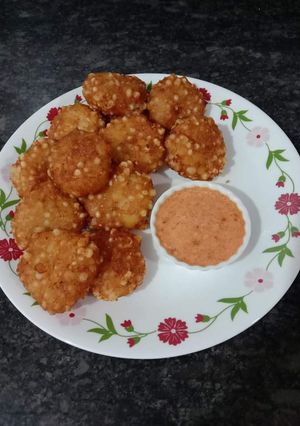 A picture of Sabudana vada.