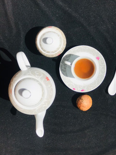 A picture of Avocado seed tea 🥑☕️.