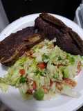 Ensalada con costillas de res a la plancha