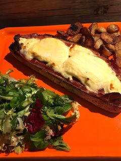 Une photo de Tartine St Marcellin Jambon de Savoie