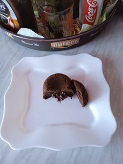 O poză a rețetei Lava cake de ciocolata.