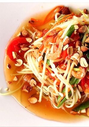 รูปของ ส้มตำไทยใส่อัลมอนด์ ไม่ง้อครก