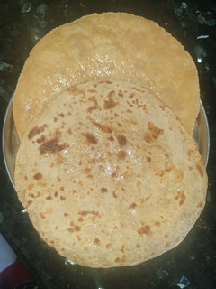 પડ વાળી રોટલી (Pad Vali Rotli Recipe In Gujarati) રેસીપી મુખ્ય ફોટો