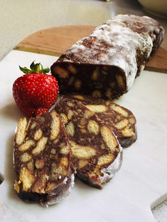Keksz szalámi 🍪🍓🥛 recept fotója