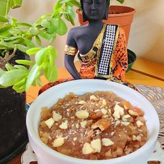 A picture of Singhare Ka Halwa.