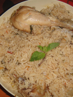 A picture of Mughalai chicken biryani.