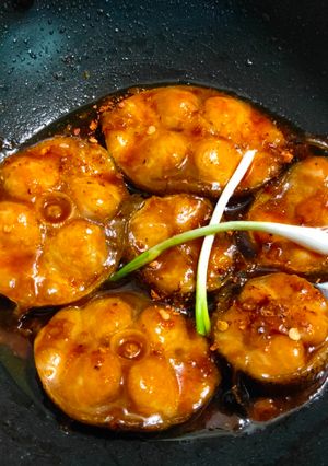 Hình của món Cá Bớp kho tộ.