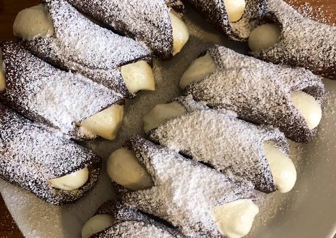 Cannoli mit Ricotta-Vanillecreme