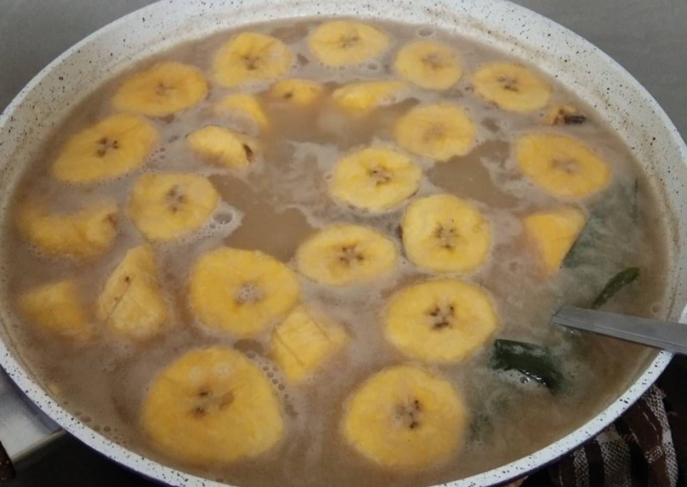 Kolak pisang tanduk dan ubi putih