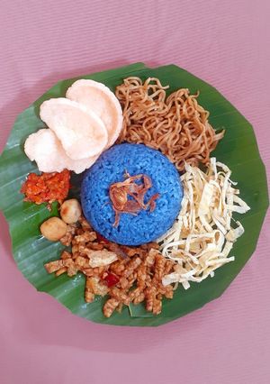 Foto resep Nasi Gurih Bunga Telang Rice Cooker