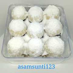 A picture of Putri Salju Tanpa Mikser / Snowball Cookies No Mixer.