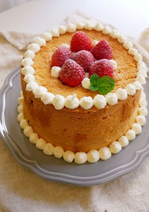 簡單做「草莓奶油戚風蛋糕」儀式感生日蛋糕~ 的食譜成品照片