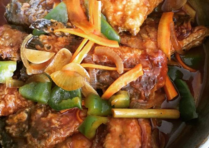 Resipi Ikan Masak Tiga Rasa (Sweet sour fish) oleh azreenaddin - Cookpad