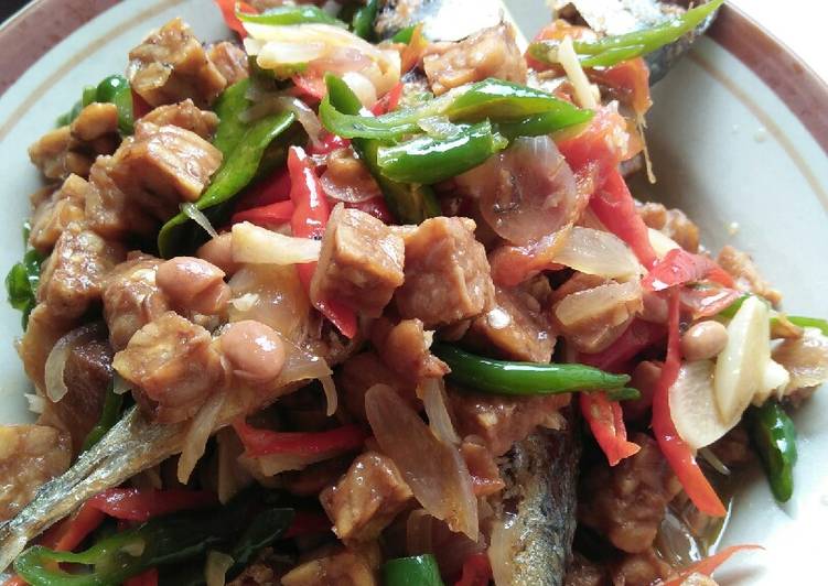 Cara Gampang Membuat Tauco ikan campur tempe yang Enak Banget