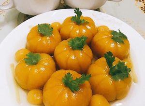 Hình của món Chè trôi nước bí đỏ.