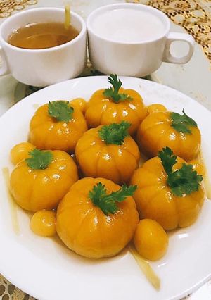 Hình của món Chè trôi nước bí đỏ.