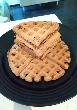 Una foto de Waffles veganos de cacao