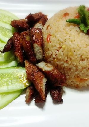 รูปของ ข้าวผัดน้ำพริกกะปิ+หมูแดดเดียว #รักบ้านเกิด