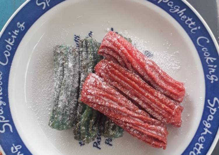 Cara Gampang Menyiapkan Churros Warna yang Lezat Sekali