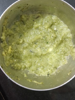 A picture of Mango mint chutney.