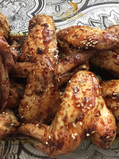 Una foto de Alitas de pollo al horno estilo oriental