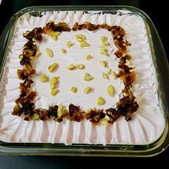 A picture of Arabian Rose 🌹 pudding.