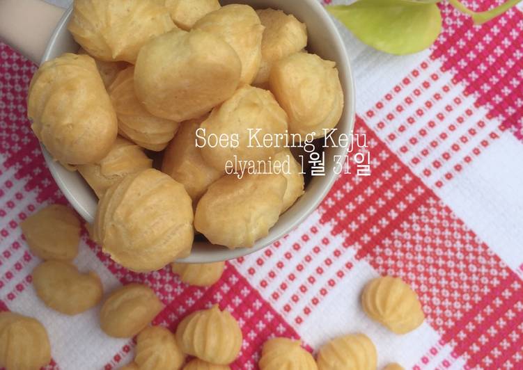 Soes kering keju (crispy choux)