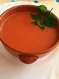 Una foto de Sopa fría de tomate