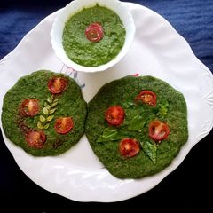 Palak Uttapam With Palak Chutney A picture of Palak Uttapam With Palak Chutney.