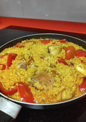 Foto principal de Arroz con pollo (paella)