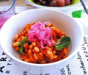 New Recipe Vegetarian chili with pickled red onions Restaurant Style