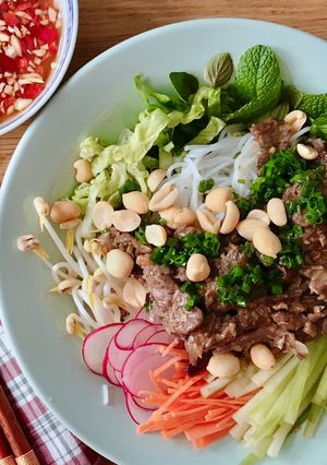 Hình của món Bún Trộn Bò Xào Sả (Bún Bò Xào Nam Bộ).