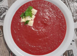 Una foto de Sopa de remolacha