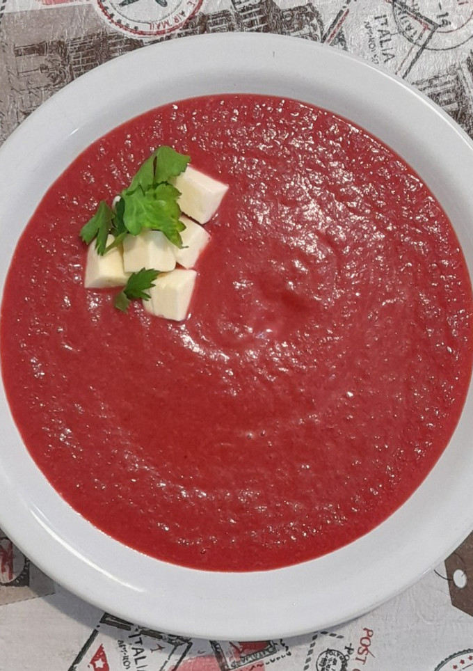 Una foto de Sopa de remolacha