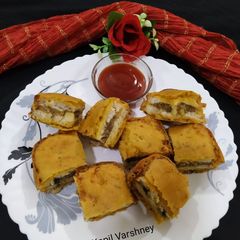 A picture of Lunch Box (Bread Pakoda).