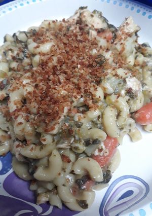 A picture of Creamy, Chicken, and Macaroni Stovetop.