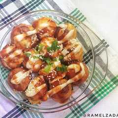 A picture of Takoyaki simple enak.