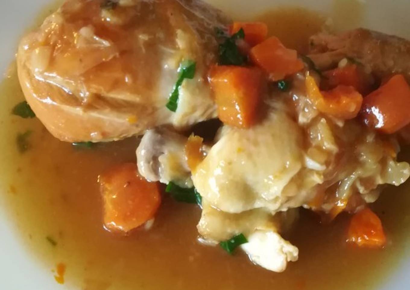 Pollo a la sopa de cebolla