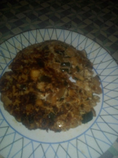 Una foto de Tortilla de berenjena con cebolla