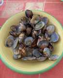 Almejas al ajillo