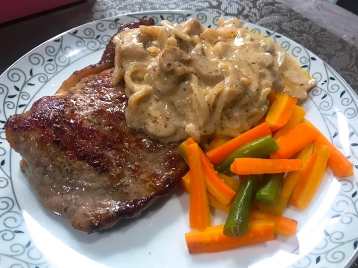 Langkah Mudah untuk Menyiapkan Resep Sirloin steak mushroom sauce yang Lezat Sekali Anti Ribet, Bikin Ngiler
