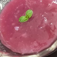 A picture of Pomegranate jelly.