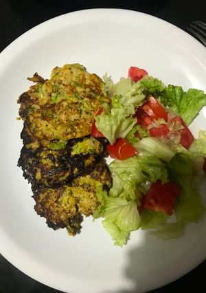 Una foto de Buñuelos o torrejas de zapallito y brócoli