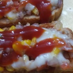 A picture of Bread pizza.