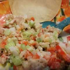 Una foto de Ensalada de atún con apio