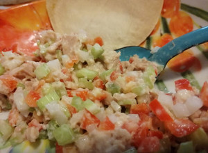 Una foto de Ensalada de atún con apio