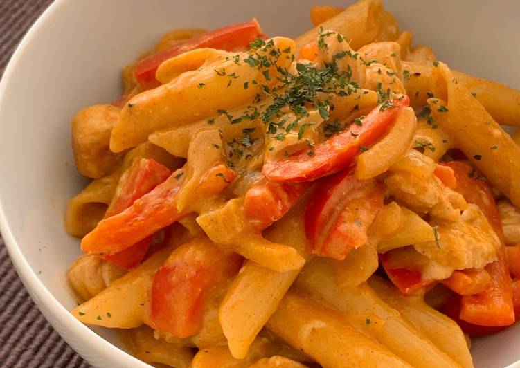 Easiest Way to Prepare Favorite Creamy chicken paprika pasta