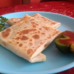 A picture of Mughlai chicken paratha.