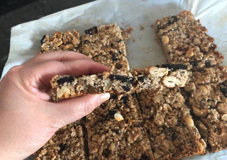 Recipe of Any-night-of-the-week Oatmeal’s granola bars